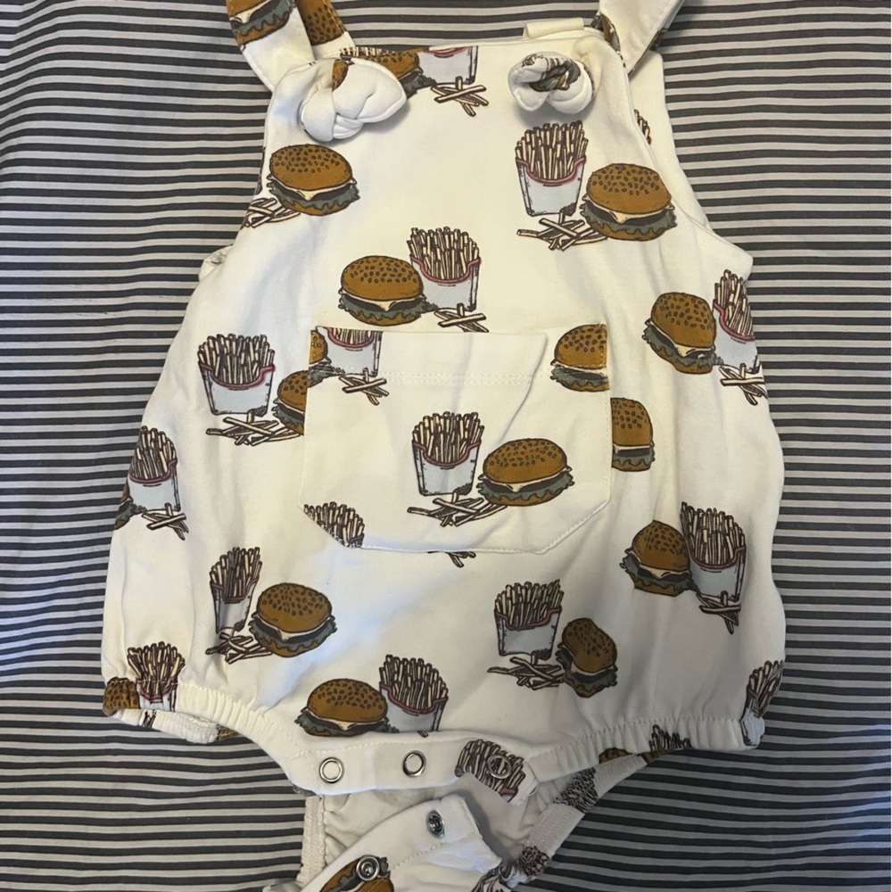 Kate Quinn Kangaroo Burgers & Fries bubble - size 6-12 months